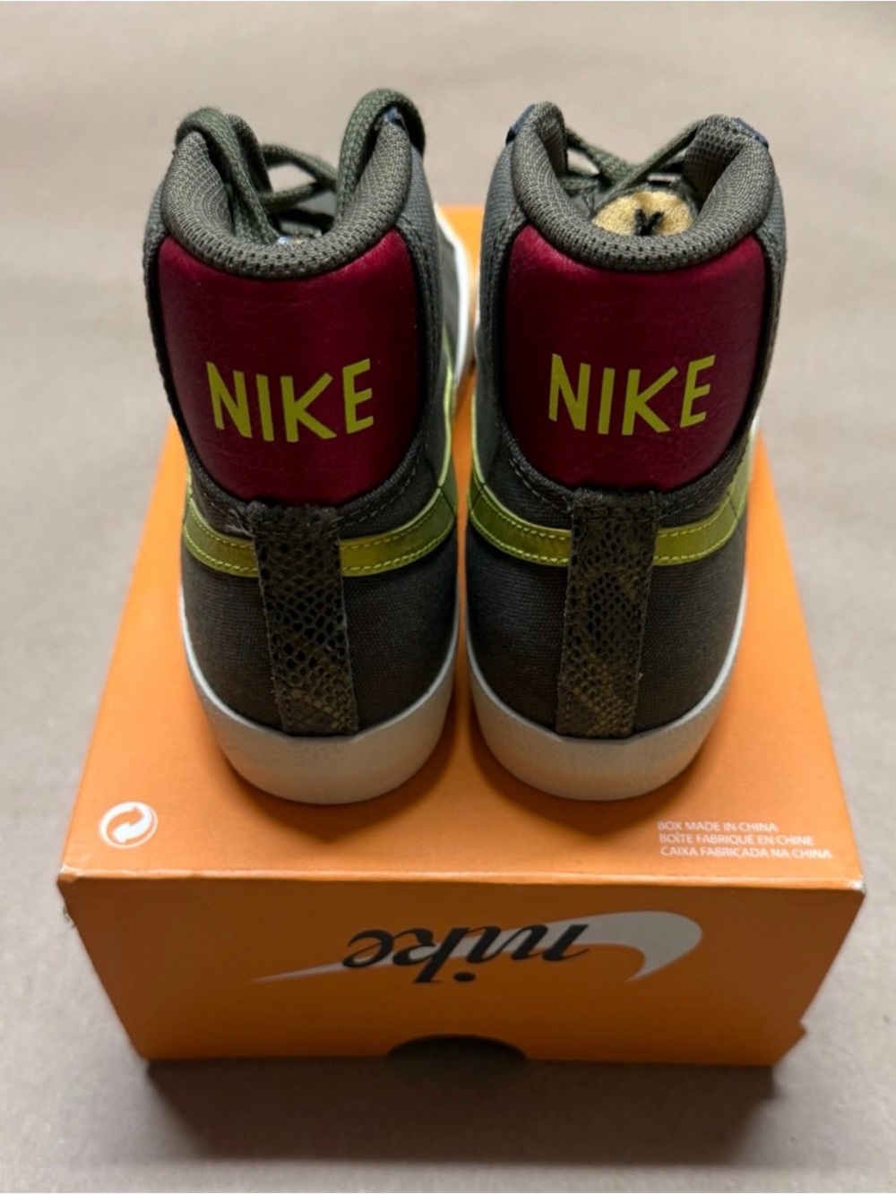Nike Blazer Mid 77 Olive Snakeskin Women’s size 5 shoes NEW! - Picture 4 of 6